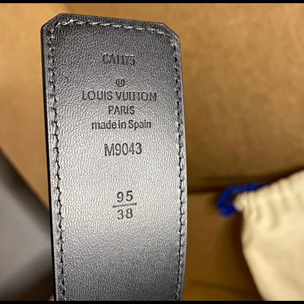 Black Louis Vuitton belt - Picture 3 of 3